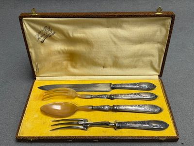 Couverts de service et service à découper , manches argent f…