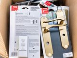 une boîte contenant un certain nombre d'objets