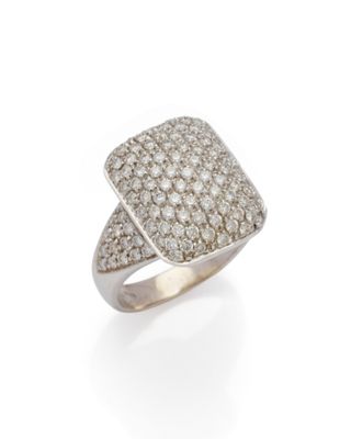 une bague en diamant et or blanc, signée Van Cleef