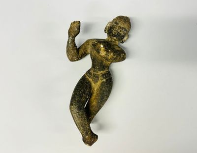 CAMBODGE, attribué à. Danseuse. Sujet en alliage métallique,…