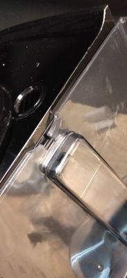 un récipient en plastique contenant de la nourriture
