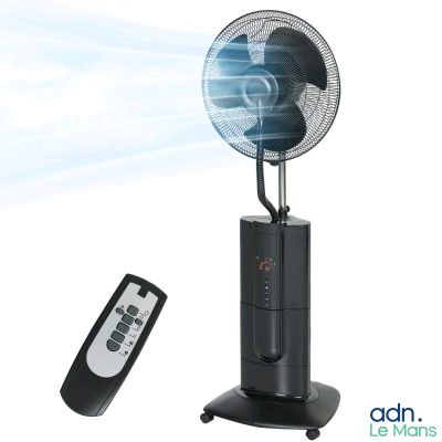 une photo représentant un ventilateur et une télécommande posés sur un support