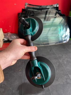 4 ventouses doubles pour manutention pare brise