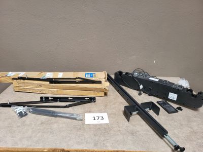 quelques outils posés sur une table