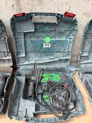 Un perforateur BOSCH GBH2-28-F.