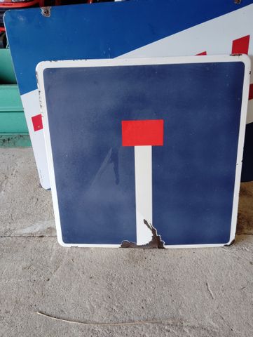 Panneau de signalisation voie sans issue. Panneau de signalisatio...