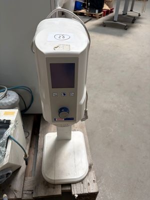 a machine that is sitting on top of a pallet