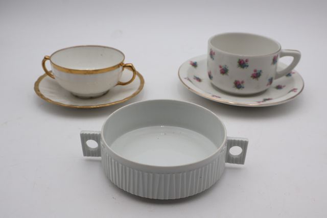 Petit bouillon Haviland, filet or, déjeuner décor de semi de fleu...