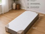 la taille d'un matelas dans une pièce avec un parquet