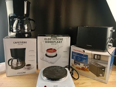 Lot: cafetière cm10b, grille-pain Thomson, réchaud proline