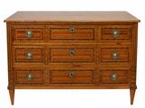 image d'une commode en bois sur fond blanc