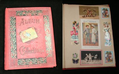 un livre ouvert sur lequel figure l'image d'une fille et d'un garçon