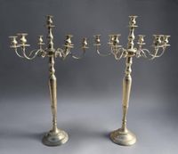 Paire de grands candélabres à 7 lumières