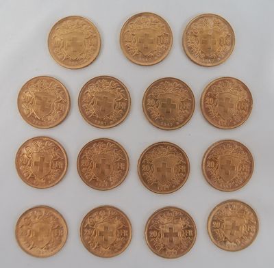 the coins are arranged in a circle on a white surface