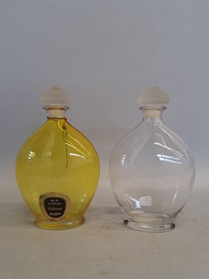 Shalimar Deux flacons en verre dont un rempli (fa… - Photo 1
