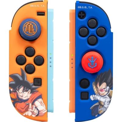 deux manettes Nintendo Wii ornées d'autocollants Dragon Ball