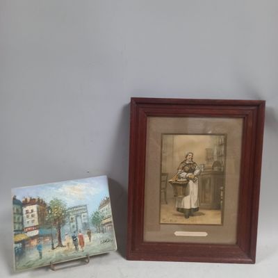 deux photos encadrées représentant une femme et un tableau représentant un homme dans la rue