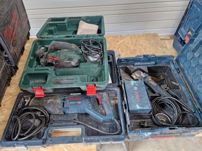 two tools that are sitting in a case