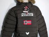 hooded down jacket with norwegian flag patch on the chest and hood