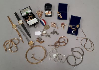 many different types of jewelry on the table