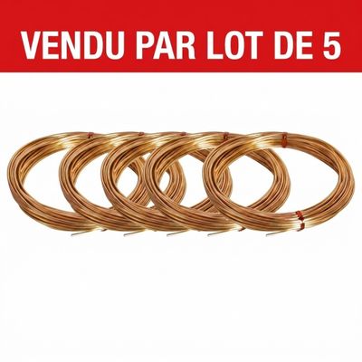 un ensemble de cinq bobines de fil de cuivre sur fond blanc