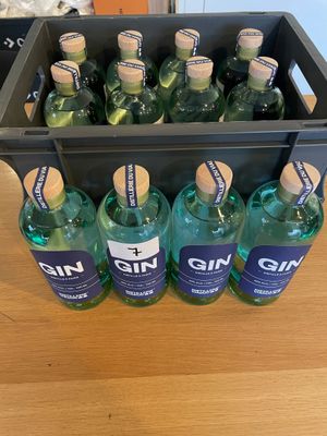 12 bouteilles de GIN cuvée paris paris 43° contenance : 70 c… - Photo 1