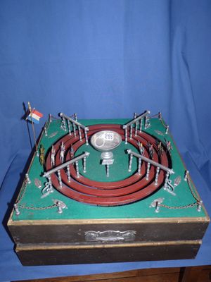 LL : ancien jeu de course avec 8 chevaux dont on retrouve le…
