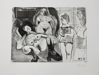 un dessin en noir et blanc représentant une femme tenant un bébé dans ses bras