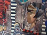 un tableau représentant une femme coiffée d'un chapeau, accroché au mur
