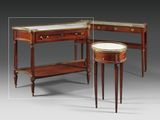 une paire de tables d'appoint de l'époque de George II, en acajou avec plateau en marbre