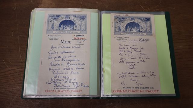 Lot de menus, pub