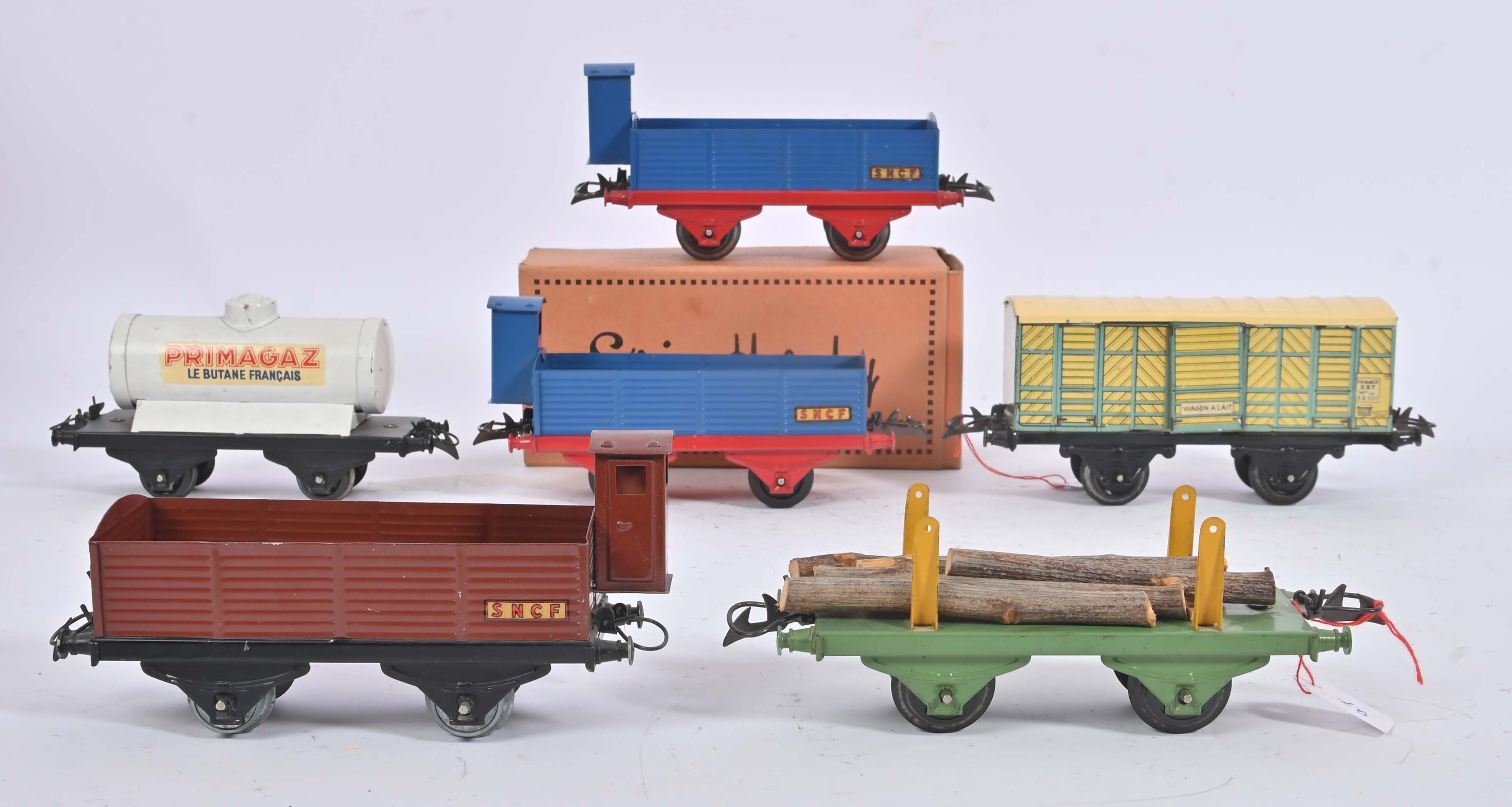 Objets d'art & Curiosités