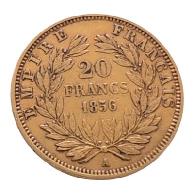 gros plan d'une pièce de monnaie sur fond blanc