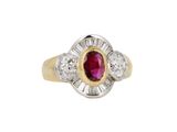 Bague ovale en rubis et diamants