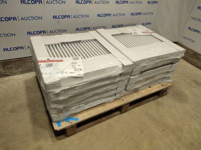 plusieurs piles de cartons de conduits d'aération, conduits d'aération, conduits d'aération, conduits d'aération, conduits d'aération, conduits d'aération, conduits d'aération, conduits d'aération, conduits d'aération, conduits d'aération, conduits d'aération, conduits d'aération, conduits d'aération, conduits d'aération, conduits d'aération, conduits d'aération, conduits d'aération, conduits d'aération, conduits d'aération, conduits d'aération, conduits d'aération, conduits d'aération, conduits d'aération, conduits d'aération, conduits d'aération, conduits d