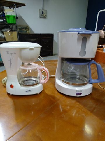 Deux cafetière électrique (non testées)