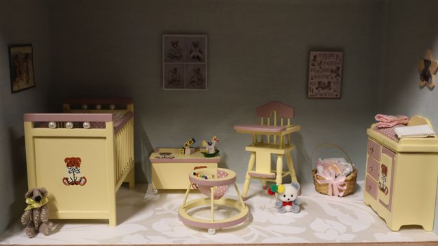 Diorama. Composition miniature, dans une vitrine en bois, vitre e...