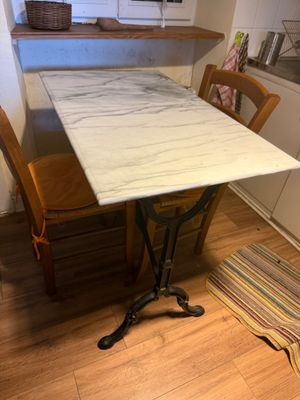 Table bistrot en marbre