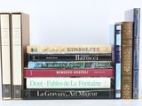 un grand nombre de livres empilés les uns sur les autres