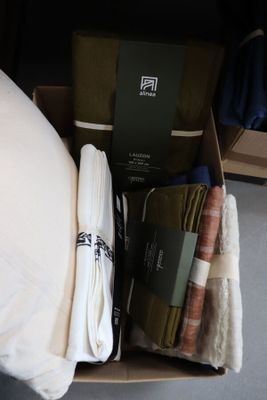 lot de linge, coussin, draps, rideaux, pieds de lit, neuf