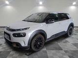 le nouveau suv de citrole est garé dans une salle d'exposition