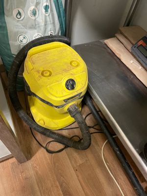 1 aspirateur KARCHER ************* ENLEVEMENT le LUNDI 18 MA…