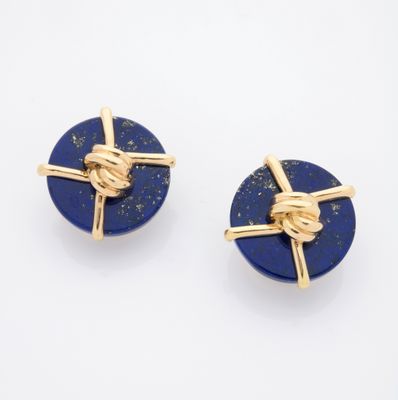 deux paires de boucles d'oreilles en lapis-lazuli et doré, ornées d'un nœud