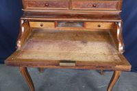 Bureau de pente formant vitrine en placage de bois de loupe. (photo 3)
