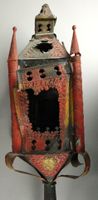 Paire de lanternes de procession en tôle laquée polychrome à… (photo 3)