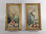 tableau représentant des fleurs dans un vase et un vase contenant des fleurs, posé sur un socle