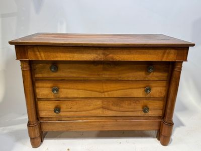 Commode en merisier et placage de merisier à colonnes détach… - Photo 1