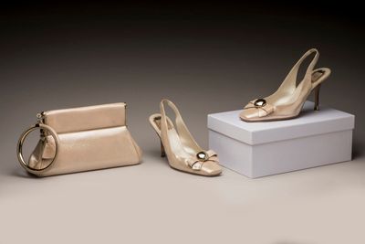 DIOR - SAC modèle "Babe bracelet" en toile irisée beige, agr…