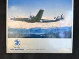 une photo d'une photo d'une maquette d'avion