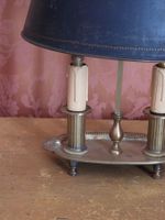 LAMPE BOUILLOTTE en bronze à deux lumières, l'abat-jour oval… (photo 2)